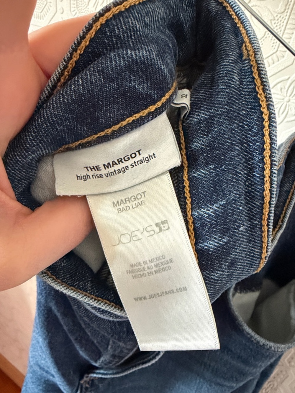 ⬇️ Joe's The Margot High Waist Relaxed Straight Leg Jeans (Bad Liar) Size 32 - Picture 4 of 7